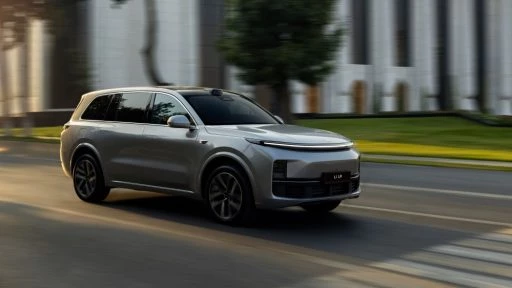 li auto l9 сбоку спереди