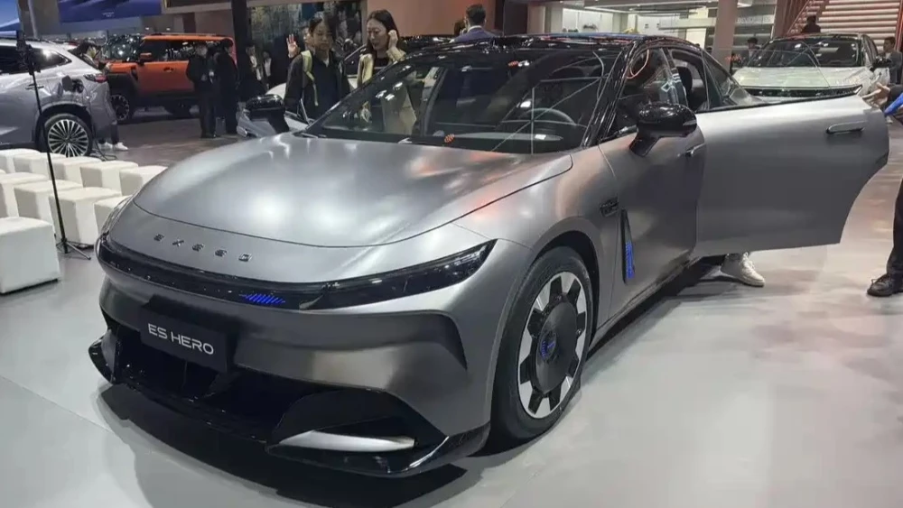 exlantix es hero сбоку спереди автосалон гуанчжоу 2025