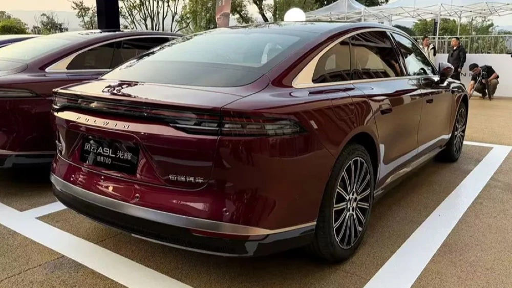 chery fulwin a9l сзади сбоку седан