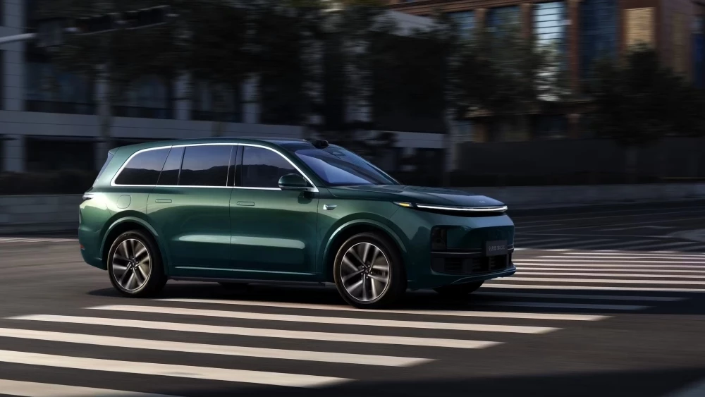 li auto l9 сбоку спереди