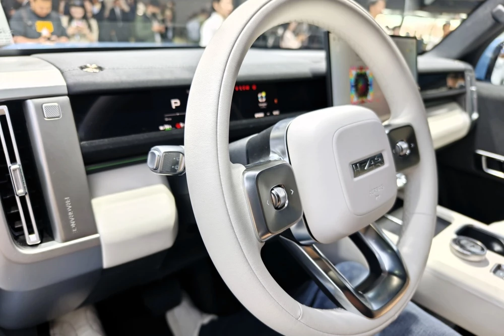 кроссовер chery icar v27 в Гуанчжоу 2025 интерьер