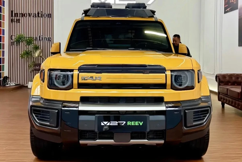 кроссовер icar v27 спереди в Китае гибрид