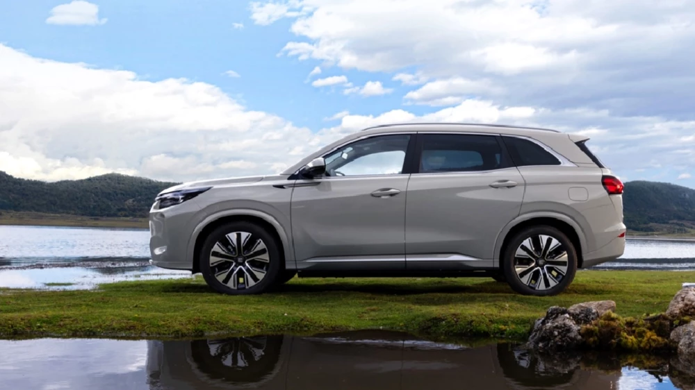 обновленный dongfeng landian e5 plus рестайлинг 2025 сбоку