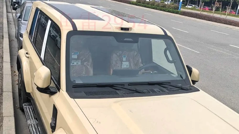 кроссовер icar v27 сверху спереди в Китае гибрид