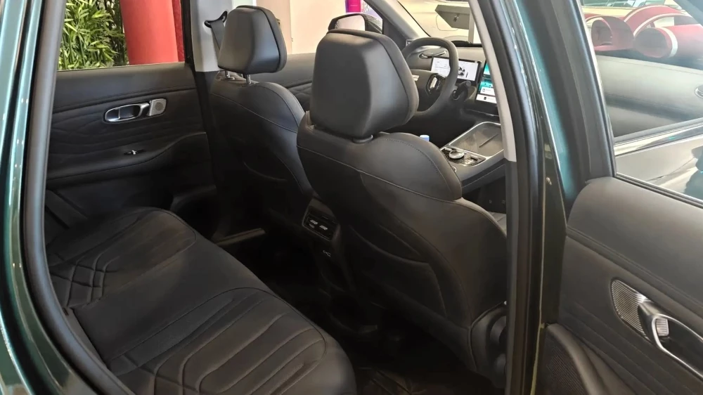 geely galaxy starship 7 ex5 em-i обновленный кроссовер интерьер в Китае