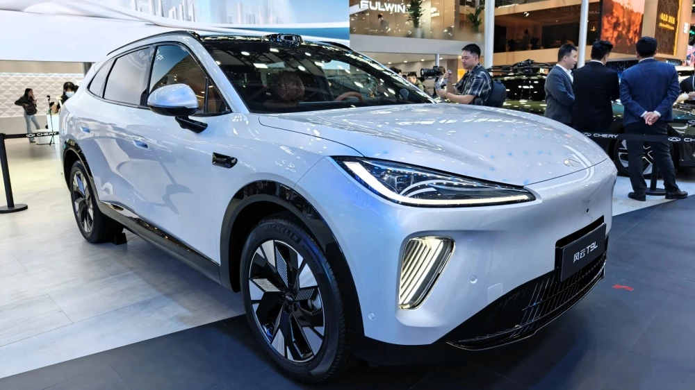 кроссовер chery fulwin t9l в Гуанчжоу 2025 спереди сбоку