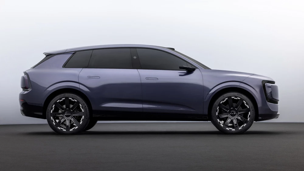 AUDI E SUV сбоку концепт