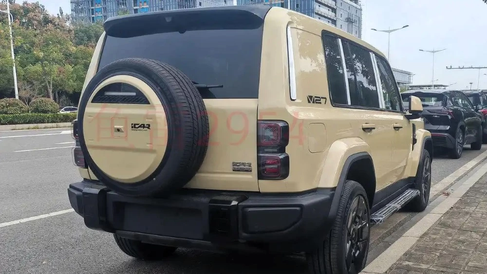 кроссовер icar v27 сзади сбоку в Китае гибрид