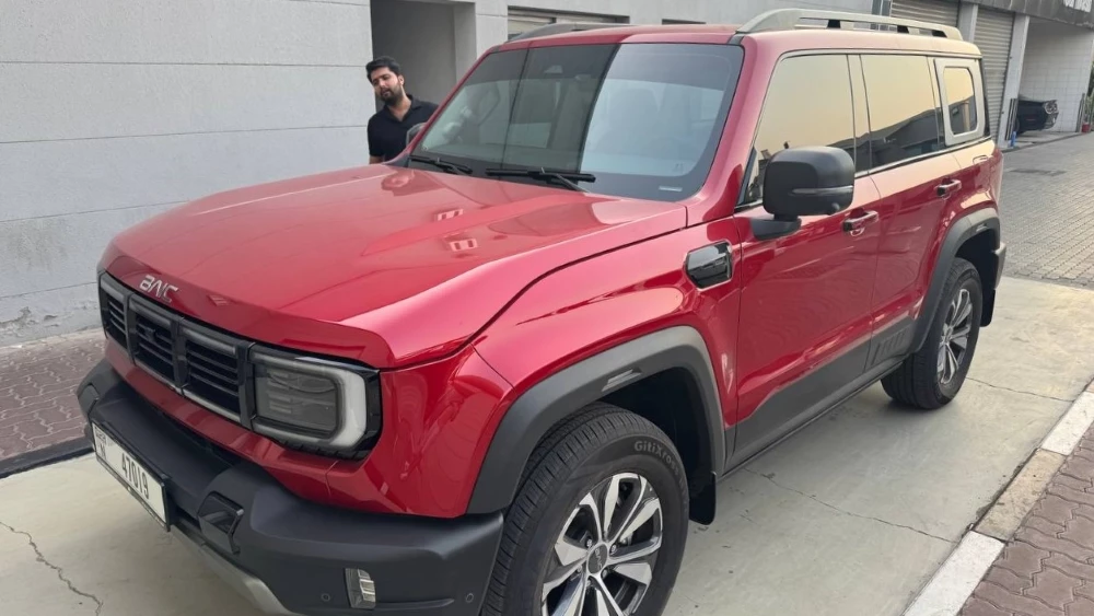 BAIC BJ41 внедорожник сбоку спереди эмираты оаэ