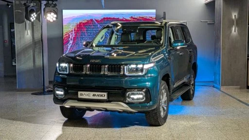BAIC BJ60 сбоку спереди презентация