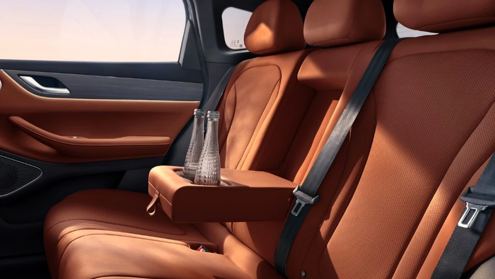 exeed exlantix et5 кроссовер гибридный интерьер