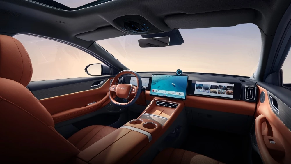 exeed exlantix et5 кроссовер гибридный интерьер