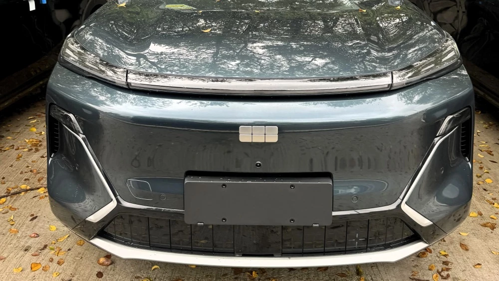 geely galaxy starship 7 ex5 em-i обновленный кроссовер спереди в Китае