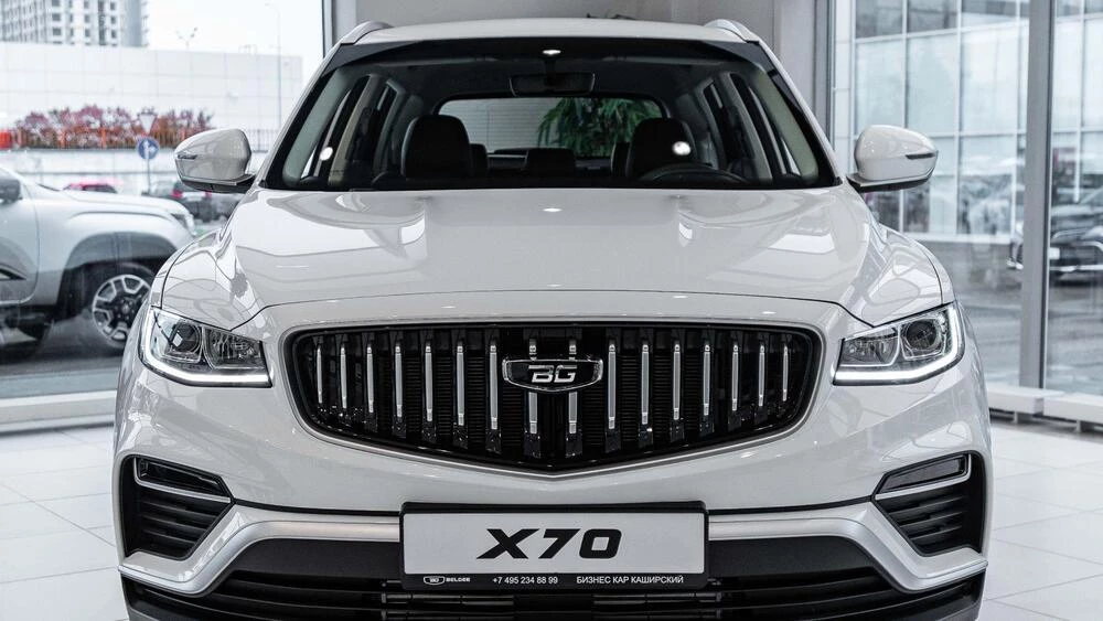 belgee x70 рестайлинговый обновленный спереди у дилера бизнес кар