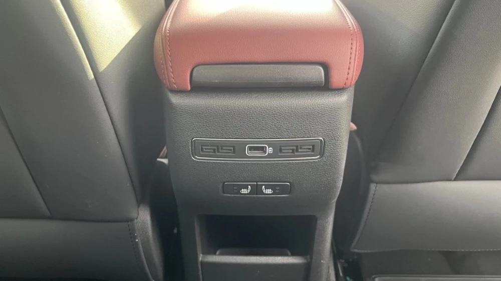 Кроссовер Belgee X50 салон интерьер второй ряд обогрев сидений зарядка