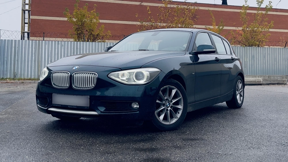 BMW X1 Швайков сбоку спереди