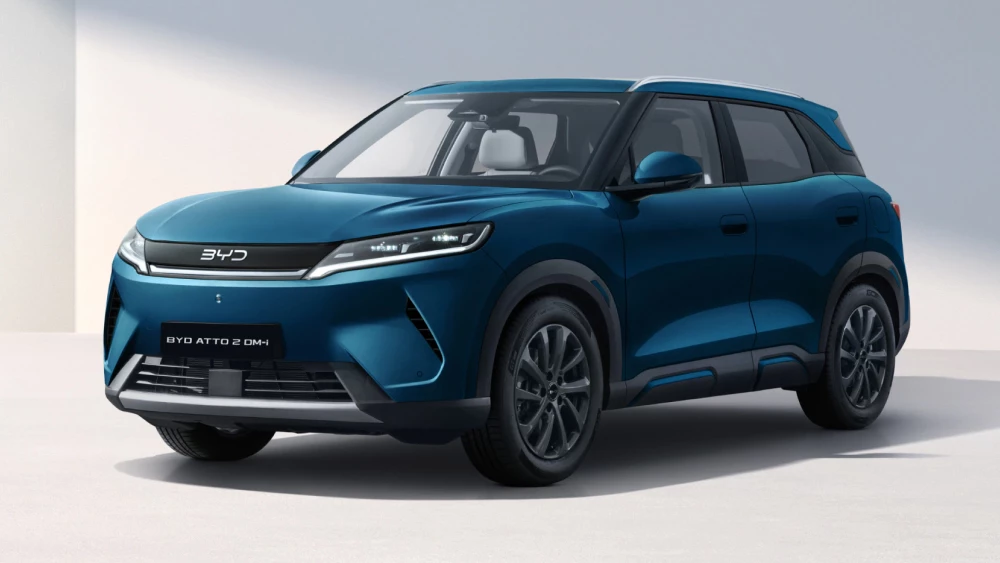 byd yuan up atto 2 dm-i phev кроссовер сбоку спереди