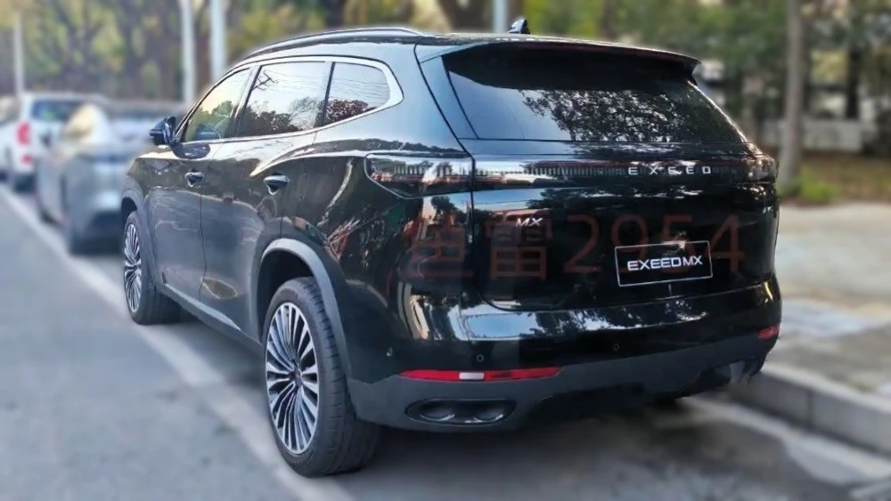 exeed mx кроссовер сбоку сзади черный в Китае