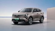 Гибридный кроссовер Changan CS55 Plus PHEV сбоку спереди