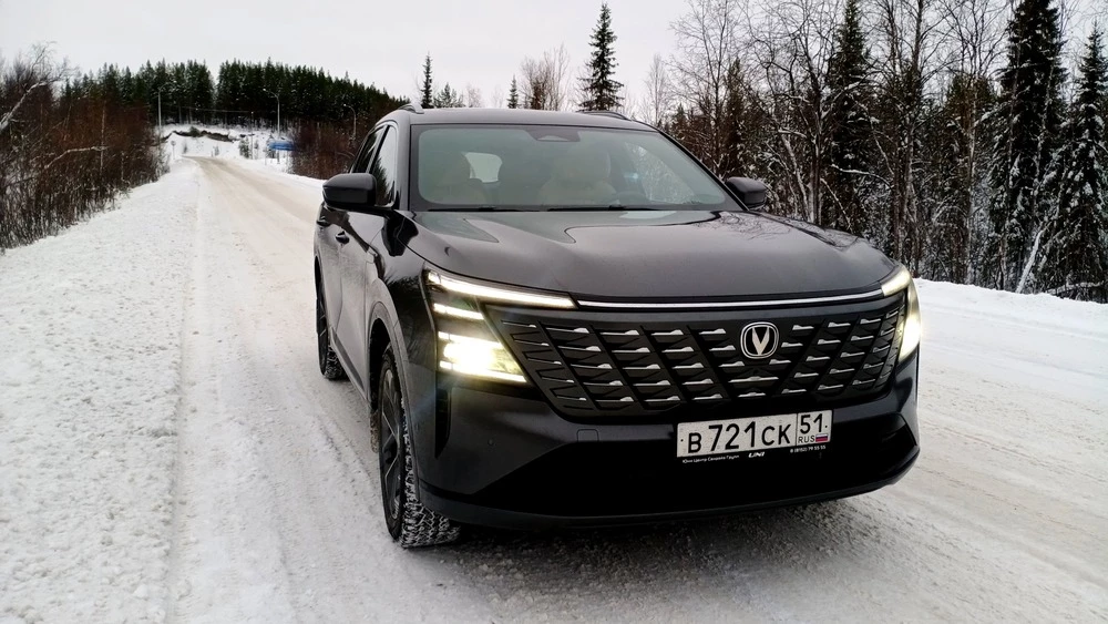 Changan CS75 Plus AWD полноприводный тест сбоку спереди