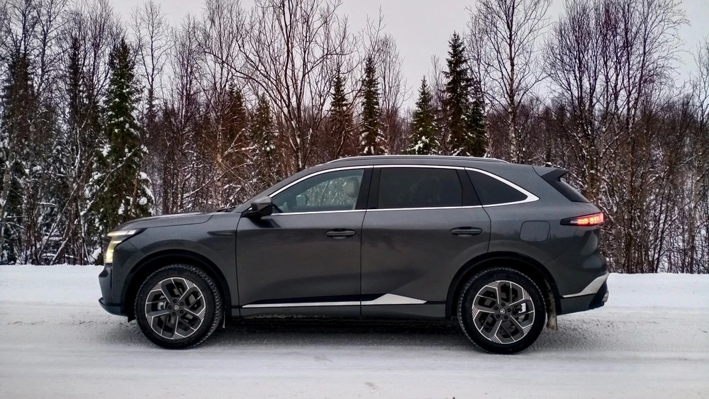 Changan CS75 Plus AWD полноприводный тест сбоку