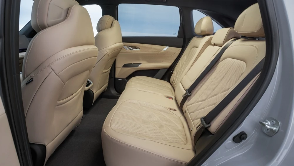 Changan CS75 Plus AWD полноприводный тест салон интерьер второй ряд сиденья