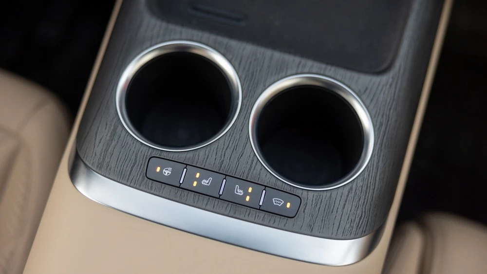 Changan CS75 Plus AWD полноприводный тест салон интерьер подстаканники