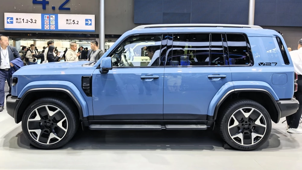 кроссовер chery icar v27 в Гуанчжоу 2025 сбоку