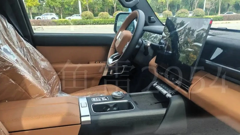 кроссовер icar v27 интерьр в Китае гибрид