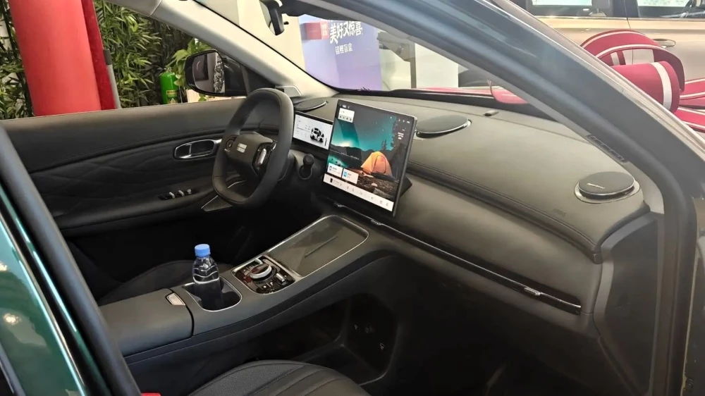 geely galaxy starship 7 ex5 em-i обновленный кроссовер интерьер в Китае