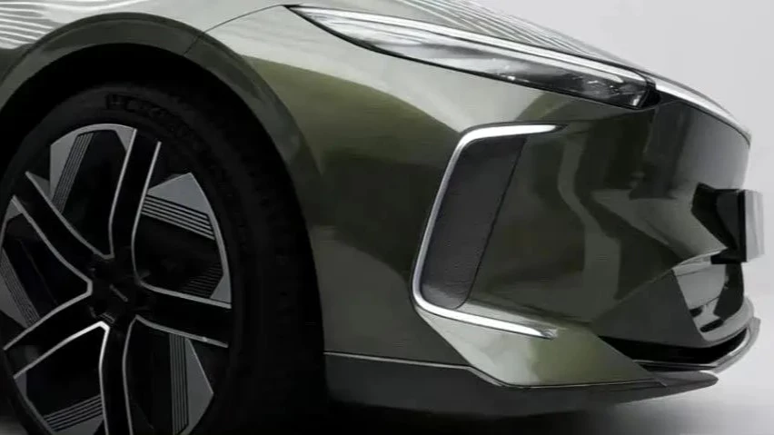 Exeed Exlantix ES7 GT спереди решетка оптика