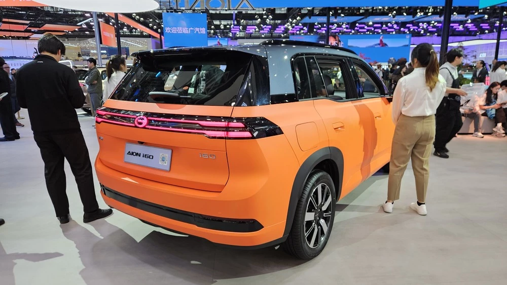 Aion i60 сбоку сзади гуанчжоу 2025 автосалон