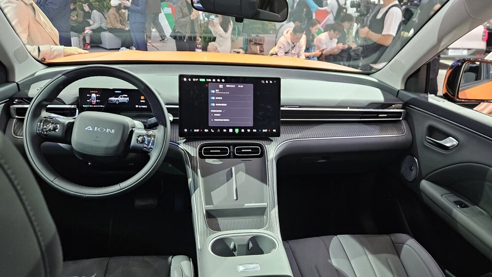 Aion i60 гуанчжоу 2025 автосалон салон интерьер