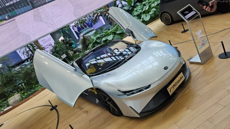 GAC Enpulse родстер сбоку спереди гуанчжоу