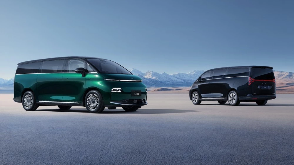 Geely Galaxy LEVC L380 сбоку спереди сзади