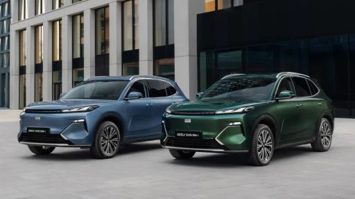 гибридные кроссоверы geely ex5 em-i спереди сбоку
