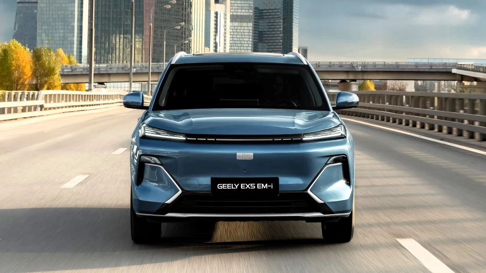 гибридный кроссовер geely ex5 em-i спереди