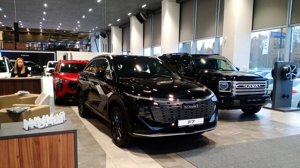 Автосалон Haval шоурум спереди сбоку