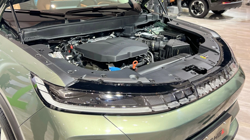 старт продаж haval h6l кроссовер сбоку спереди комплеткации цены двигатель