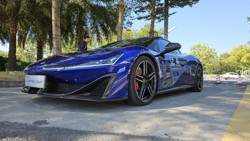 суперкар Hyptec SSR тест в китае сбоку сзади спереди