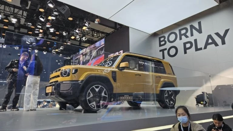 Chery iCaur V27 на автосалоне в Гуанчжоу сбоку спереди