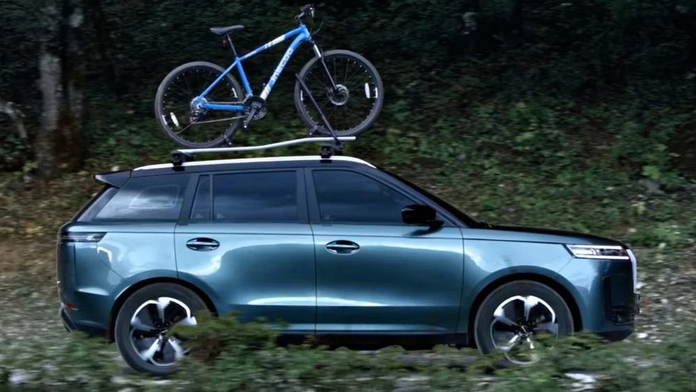 jaecoo j6 кроссовер сбоку