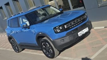 Jetour T1 сбоку спереди тест