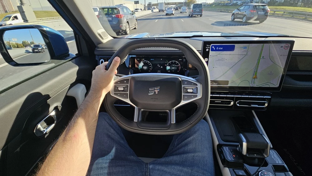 Jetour T1 салон интерьер водитель за рулем