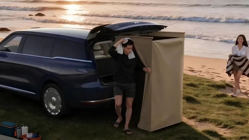 Китайцы раскритиковали кроссовер с теплым полом и душем im ls9 сбоку спереди