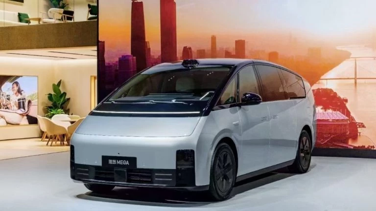 li auto увольняет сотрудников из-за пробелм с автомобилями в китае