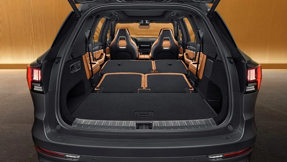 кроссовер nordcross 001 на базе lynk co 09 салон