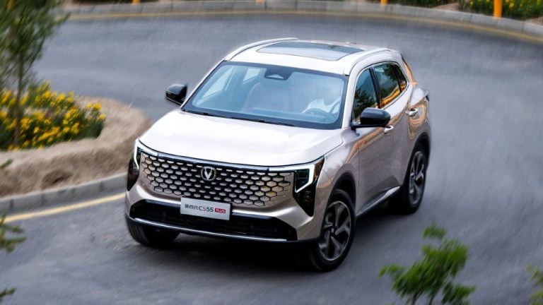 новый changan uni-s cs55 plus с полным приводом сертифицируют в россии кроссовер сбоку спереди