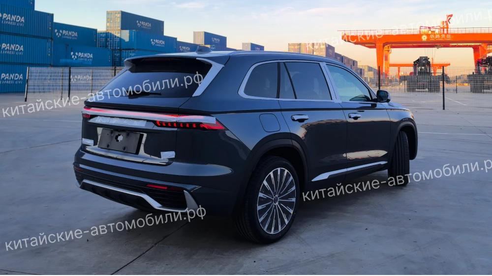 Новые кроссоверы Geely Monjaro отправились в Россию сбоку сзади черный кроссовер порт сиань китай