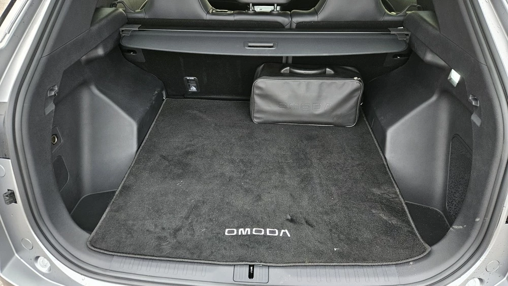 Omoda C7 салон интерьер багажник